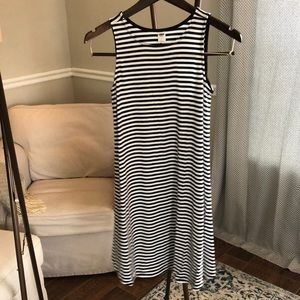 Old navy black and white swing dress